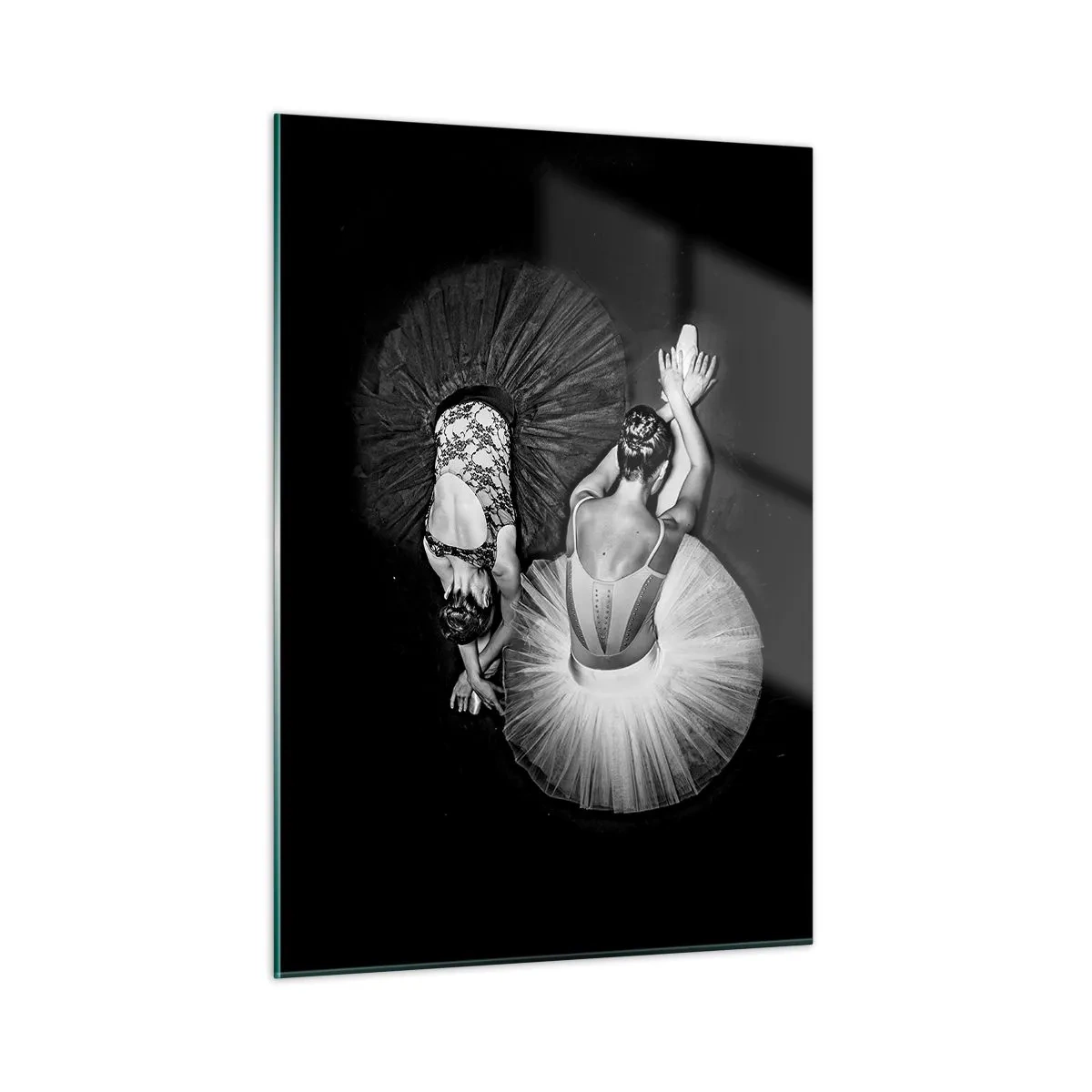 Quadro su vetro - Due ballerine in posa di riposo indossando tutù bianchi e neri - 50x70cm - Yin e yang - equilibrio ideale - Decorazione murale moderna per soggiorno e camera da letto ARTTOR