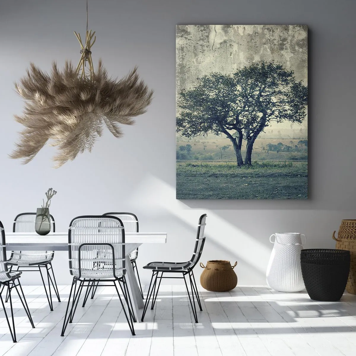 Quadro su tela - Stampe su Tela - Un albero solitario contro un paesaggio nebbioso - 50x70cm - Un melo su un prato blu? - Decorazione murale moderna per soggiorno e camera da letto ARTTOR