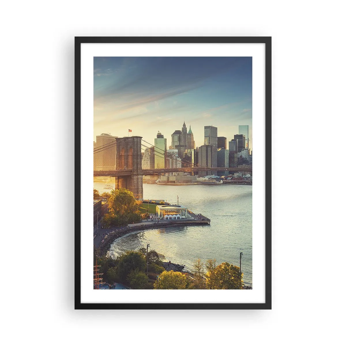 Poster in cornice nera - Ponte di Brooklyn e skyline di Manhattan al tramonto - 50x70cm - L'alba nella grande città - Decorazione murale moderna per soggiorno e camera da letto ARTTOR