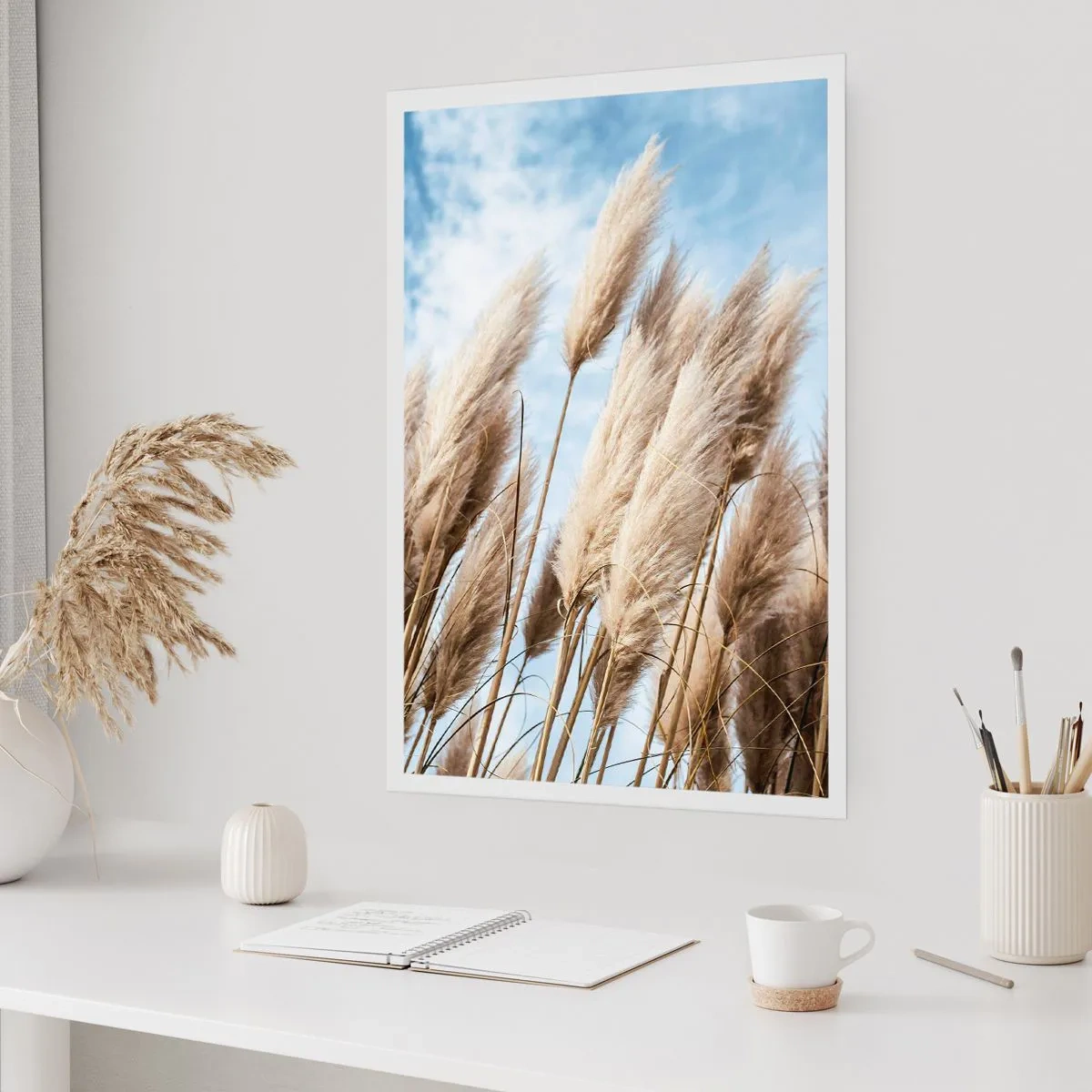 Poster - Erba della pampa contro il cielo - 50x70cm - Le carezze del sole e del vento - Decorazione murale moderna per soggiorno e camera da letto ARTTOR