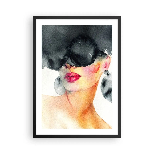 Poster in cornice nera - Ritratto ad acquerello di una donna che indossa grandi orecchini e una maschera nera. - 50x70cm - Il segreto dell'eleganza - Decorazione murale moderna per soggiorno e camera da letto ARTTOR
