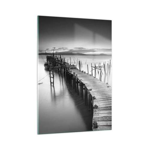 Quadro su vetro - Una vista in bianco e nero di un molo di legno sull'acqua - 50x70cm - La pace della riva dimenticata - Decorazione murale moderna per soggiorno e camera da letto ARTTOR
