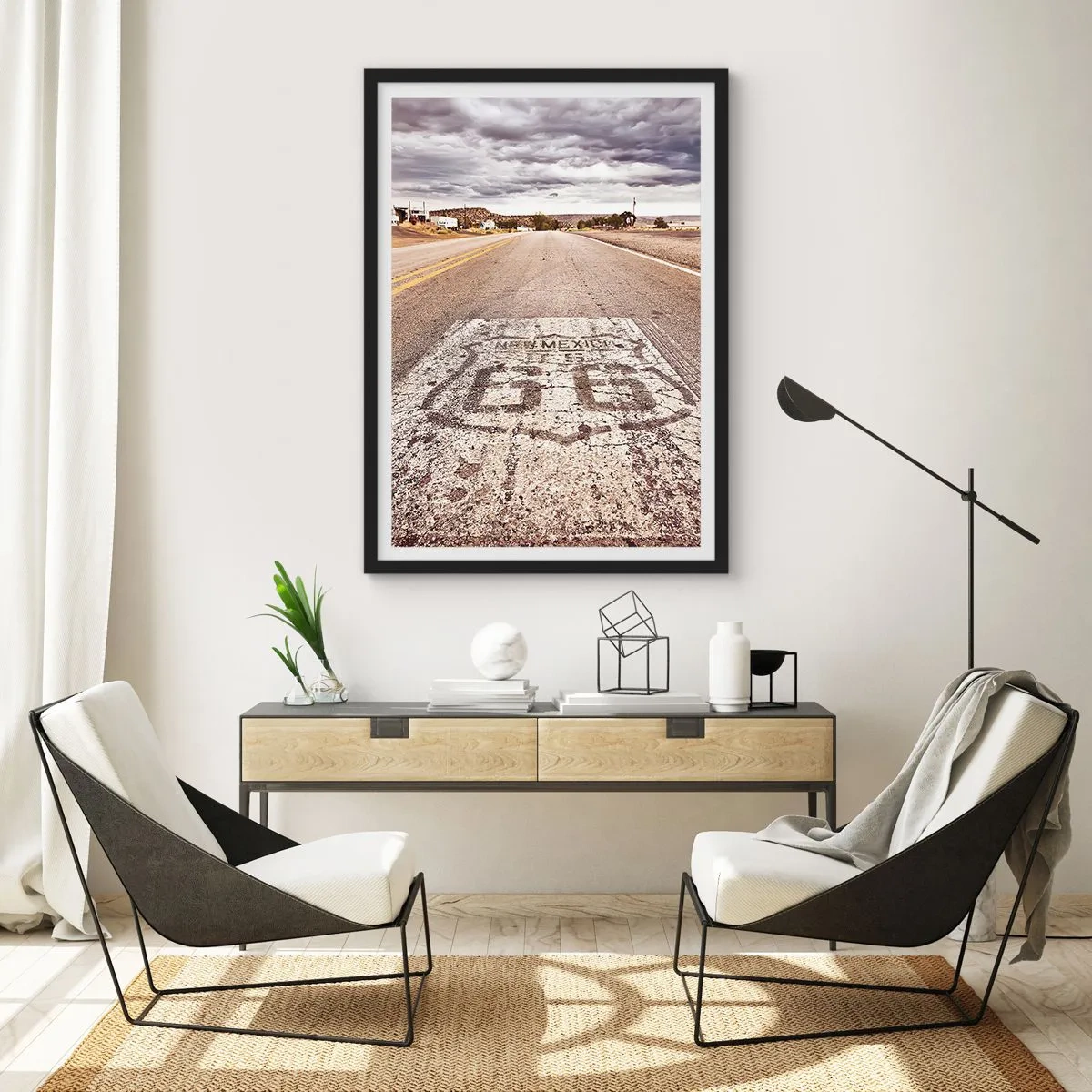 Poster in cornice nera - Una strada con il simbolo della Route 66 che attraversa un paesaggio desertico - 50x70cm - La Route 66: una leggenda americana - Decorazione murale moderna per soggiorno e camera da letto ARTTOR