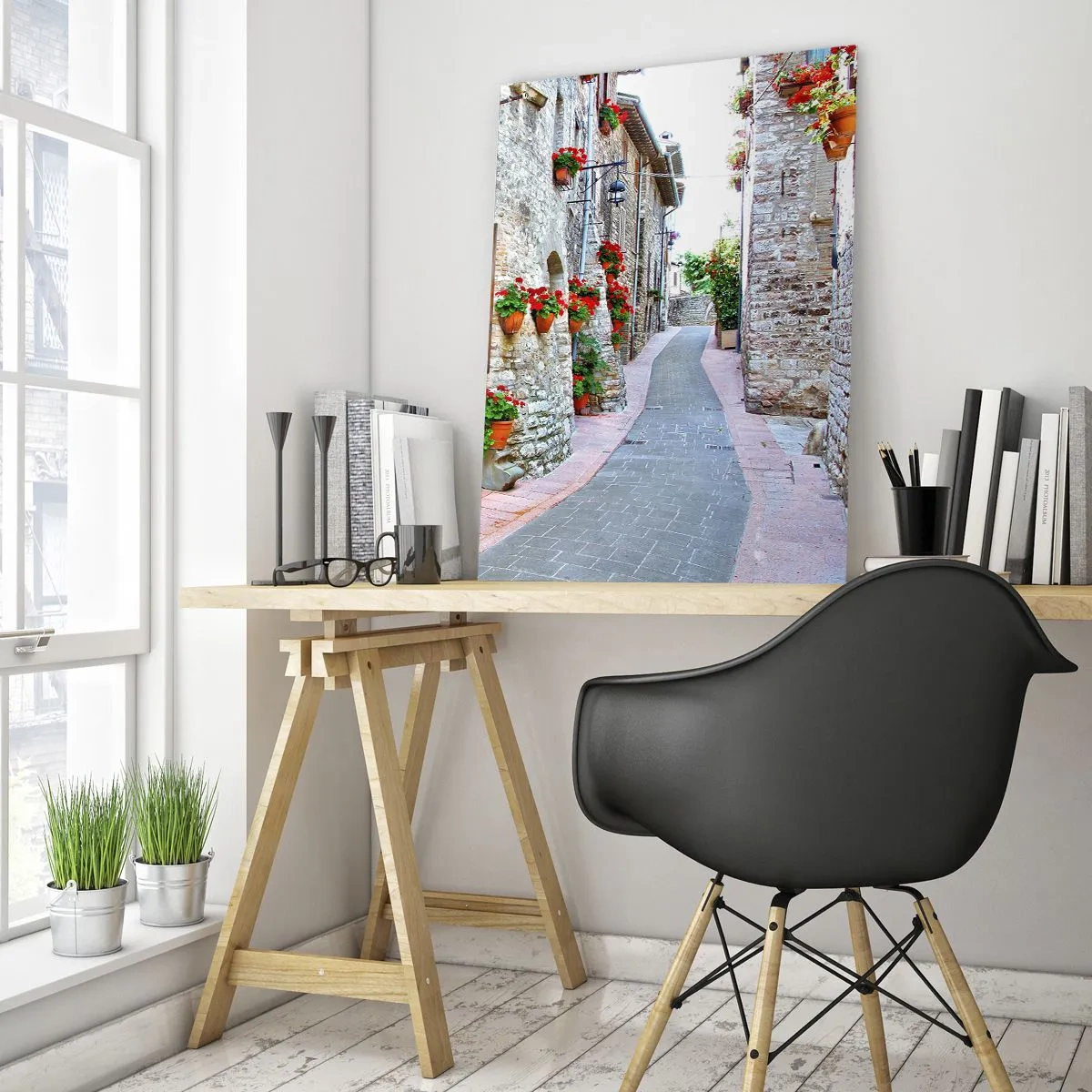 Quadro su vetro - Una pittoresca strada con muri in pietra e fiori rossi - 50x70cm - Atmosfera italiana - Decorazione murale moderna per soggiorno e camera da letto ARTTOR