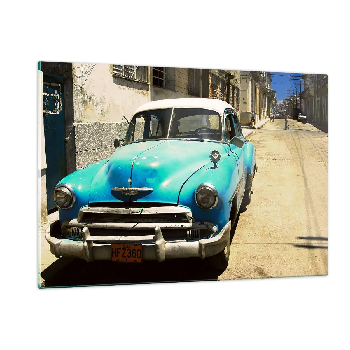 Quadro su vetro - Auto blu d'epoca sulla strada al sole - 120x80cm - Evviva Cuba! - Decorazione murale moderna per soggiorno e camera da letto ARTTOR
