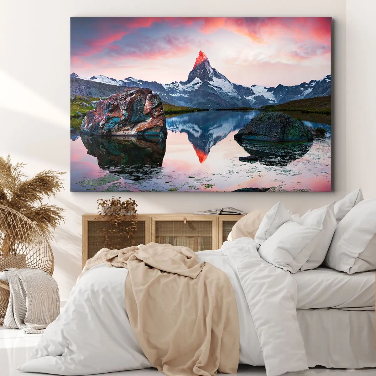 Quadro su tela - Stampe su Tela - Una cima di montagna riflessa in un lago al tramonto - 100x70cm - Il cuore dei monti è rovente - Decorazione murale moderna per soggiorno e camera da letto ARTTOR