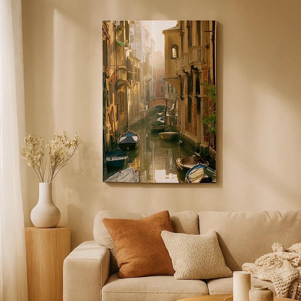 Quadro su tela - Stampe su Tela - Un pittoresco canale a Venezia con barche e un ponte - 50x70cm - Un angolo di Venezia - Decorazione murale moderna per soggiorno e camera da letto ARTTOR