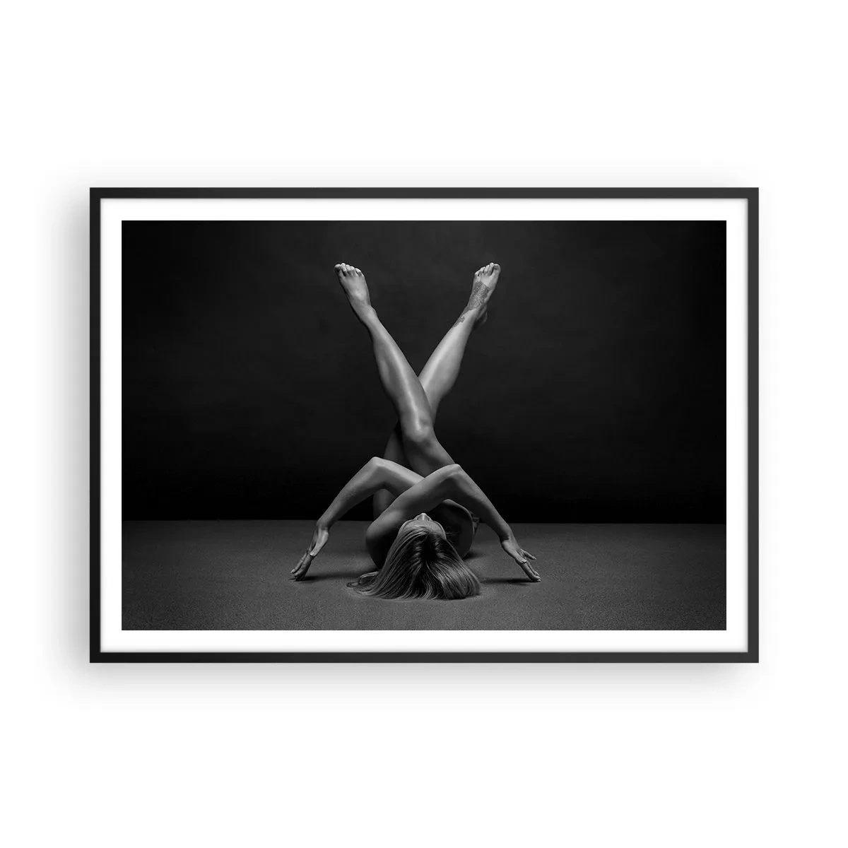 Poster in cornice nera - Un'interpretazione artistica di una donna in bianco e nero - 100x70cm - Geometria del nudo - Decorazione murale moderna per soggiorno e camera da letto ARTTOR