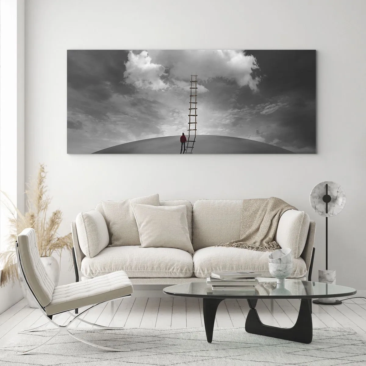 Quadro su vetro - Una persona con un cappotto rosso e una scala che porta a una nuvola - 160x50cm - Tutto è possibile - Decorazione murale moderna per soggiorno e camera da letto ARTTOR