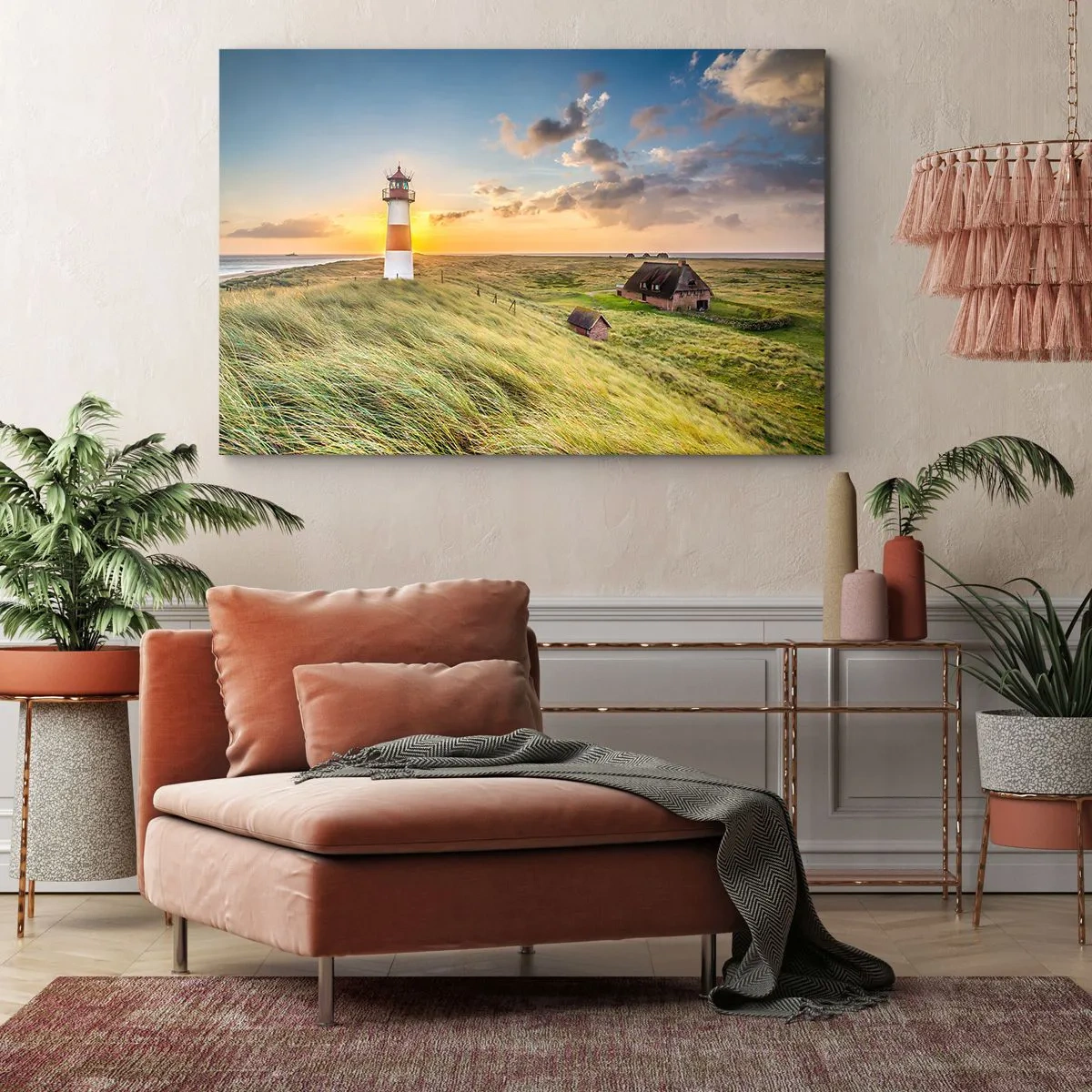 Quadro su tela - Stampe su Tela - Un faro con prati e case al sole sullo sfondo - 100x70cm - Tra le onde - Decorazione murale moderna per soggiorno e camera da letto ARTTOR