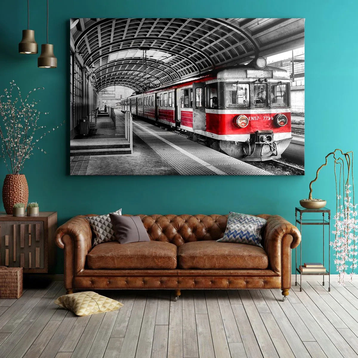 Quadro su tela - Stampe su Tela - Trenino rosso alla stazione sotto un tetto - 70x50cm - Sarà il viaggio della propria vita? - Decorazione murale moderna per soggiorno e camera da letto ARTTOR