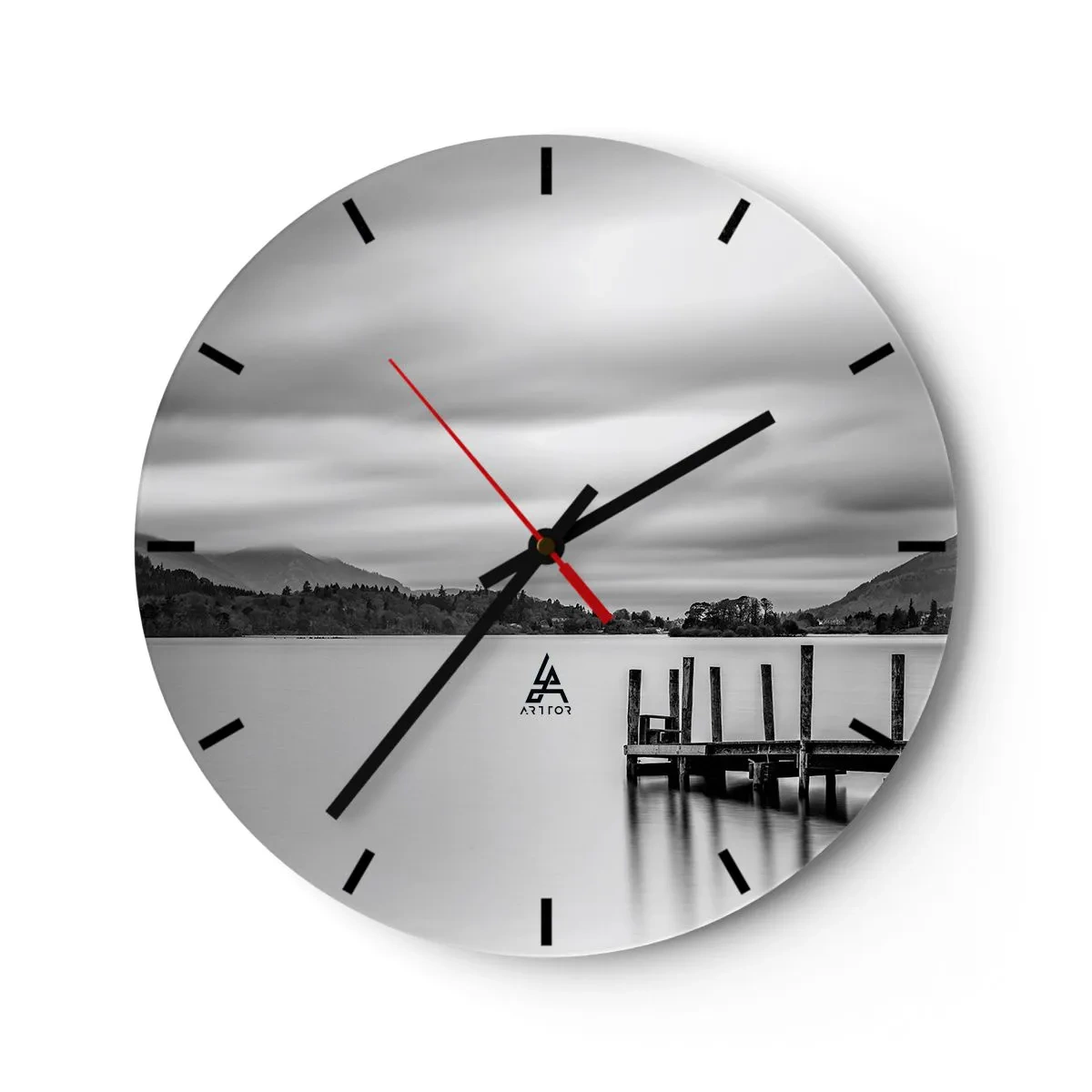 Orologio da parete - Orologio in Vetro - Paesaggio in bianco e nero con un lago e un molo di legno - 30x30cm - Mitezza e forza - Decorazione murale moderna per soggiorno, cucina e camera da letto ARTTOR