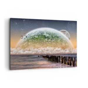 Quadro su tela - Stampe su Tela - Un paesaggio fantastico con un grande pianeta sopra il mare e un molo di legno. - 120x80cm - E il mondo emerse dalle acque - Decorazione murale moderna per soggiorno e camera da letto ARTTOR