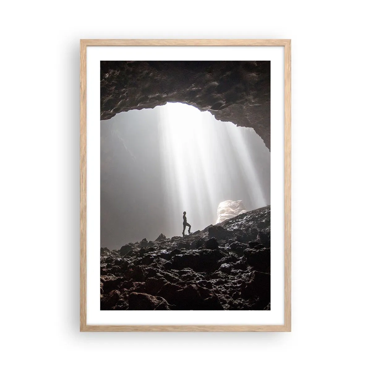 Poster in cornice rovere chiaro - Grotta luminosa - 50x70 cm