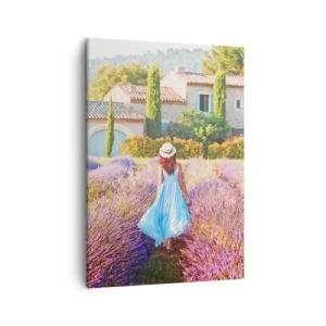 Quadro su tela - Stampe su Tela - Una donna con un vestito blu cammina attraverso un campo di lavanda con vista su una casa. - 50x70cm - La ragazza nella lavanda - Decorazione murale moderna per soggiorno e camera da letto ARTTOR