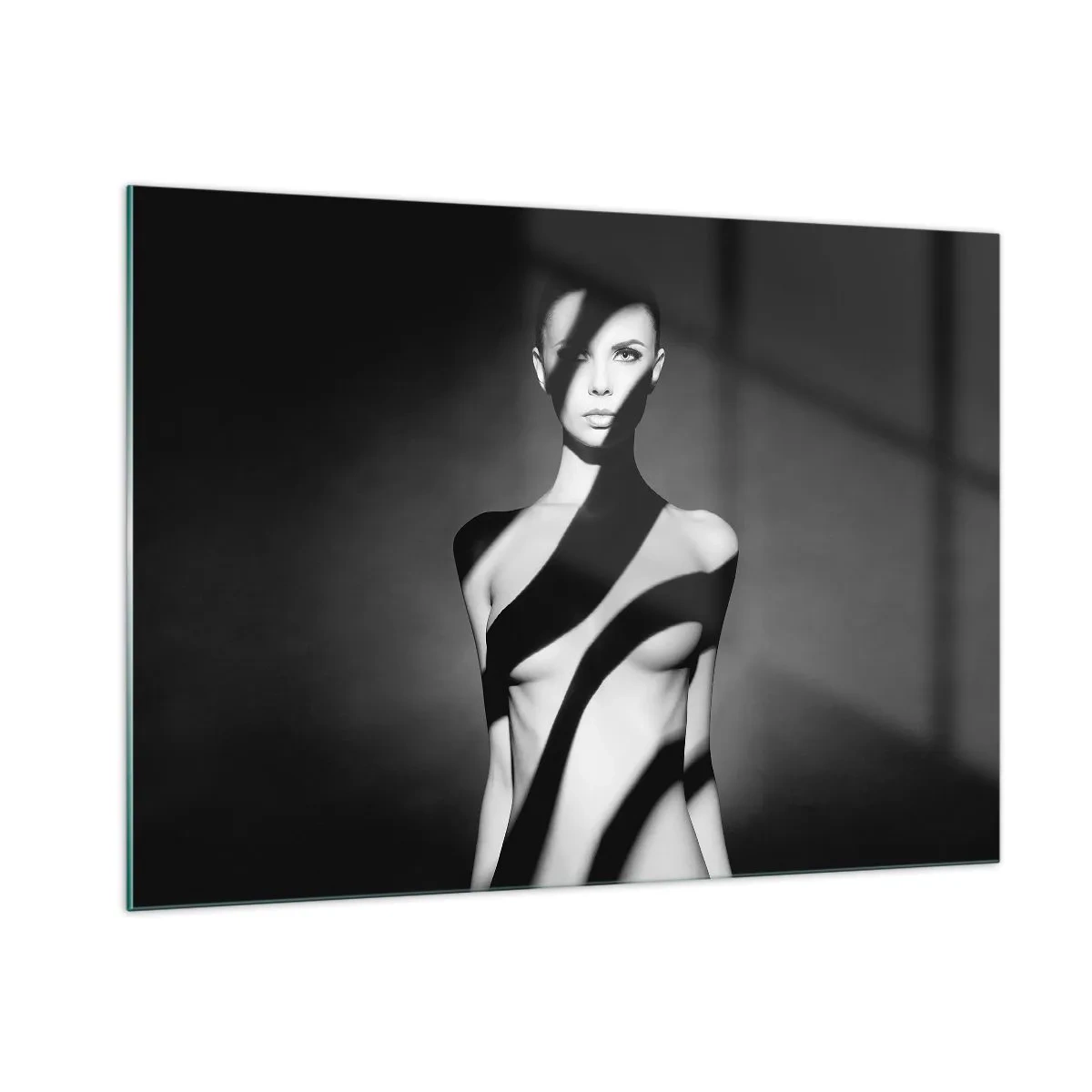 Quadro su vetro - Ritratto in bianco e nero di una donna con ombre suggestive - 100x70cm - Luci e ombre - Decorazione murale moderna per soggiorno e camera da letto ARTTOR