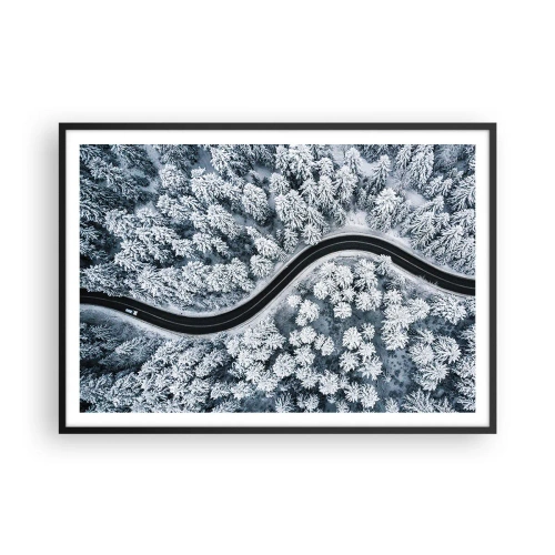 Poster in cornice nera - Una vista a volo d'uccello di una strada tortuosa in una foresta invernale - 100x70cm - Attraverso il bosco invernale - Decorazione murale moderna per soggiorno e camera da letto ARTTOR