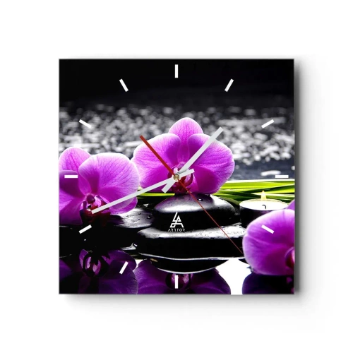 Orologio da parete - Orologio in Vetro - Orchidee viola su uno sfondo di pietre e candele in un ambiente rilassante - 30x30cm - Annegare nel silenzio e nella pace - Decorazione murale moderna per soggiorno e camera da letto ARTTOR