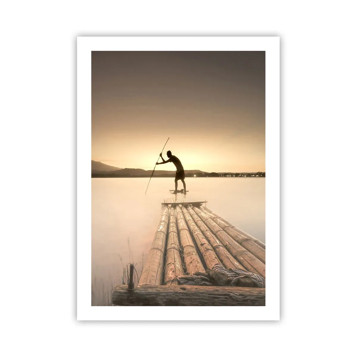 Poster - Una figura su una zattera di bambù al tramonto - 50x70cm - Prima del riposo - Decorazione murale moderna per soggiorno e camera da letto ARTTOR