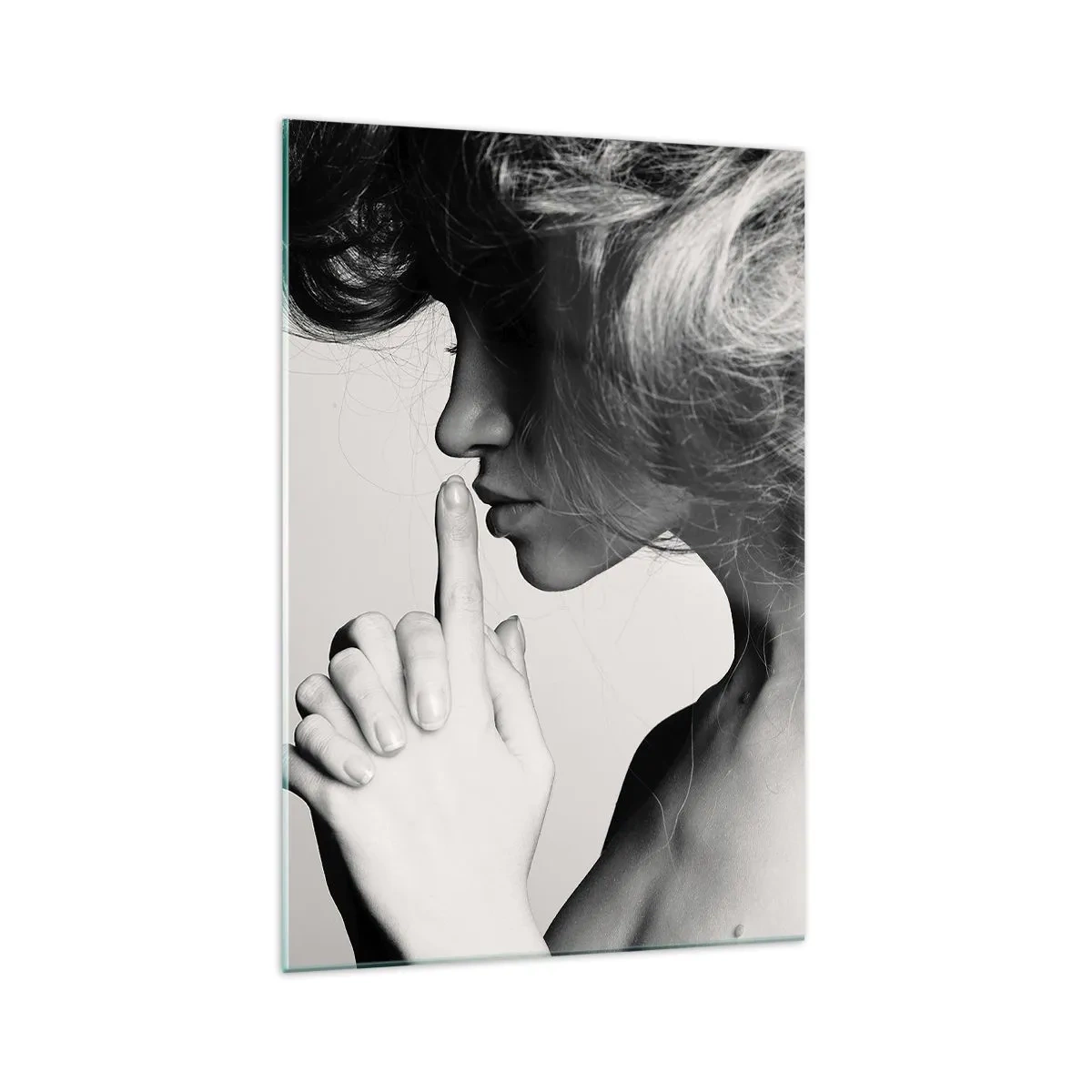 Quadro su vetro - Profilo in bianco e nero di una donna che fa un gesto di silenzio - 70x100cm - Ascoltando se stessa - Decorazione murale moderna per soggiorno e camera da letto ARTTOR