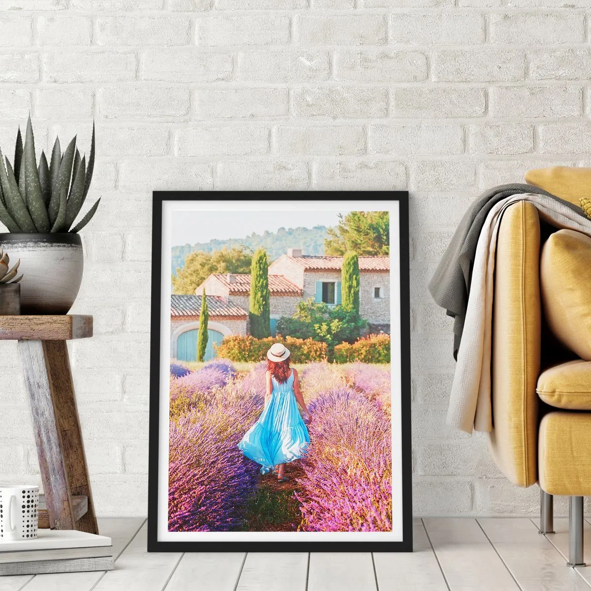 Poster in cornice nera - La ragazza nella lavanda - 40x50 cm