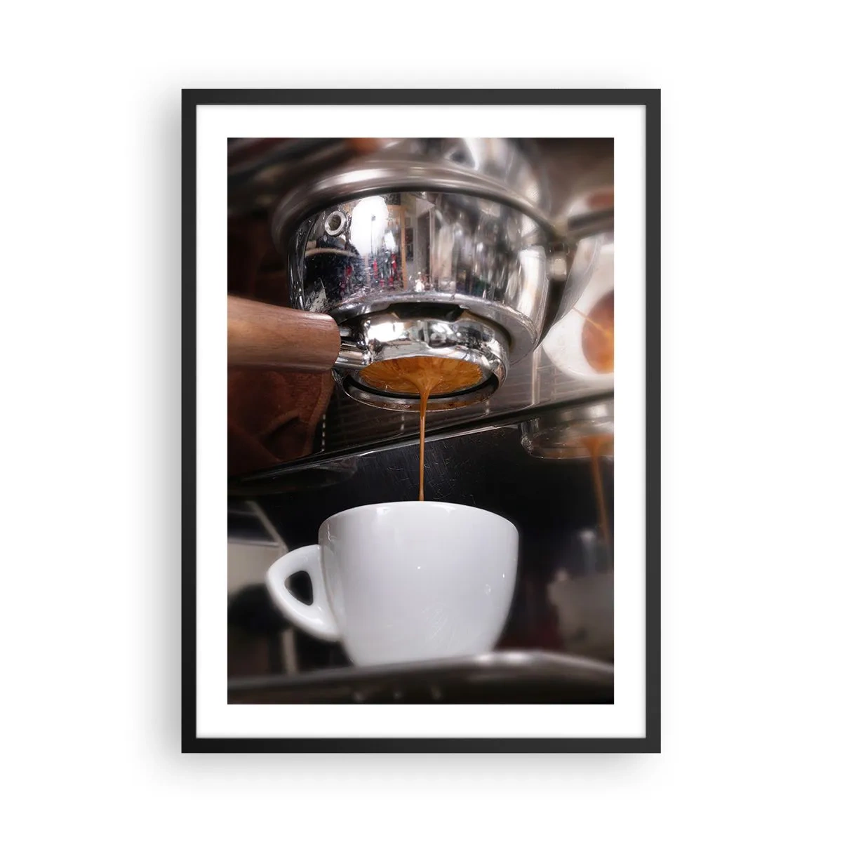 Poster in cornice nera - Una macchina per il caffè che versa un espresso fresco in una tazza - 50x70cm - Il miglior momento della giornata - Decorazione murale moderna per soggiorno e camera da letto ARTTOR