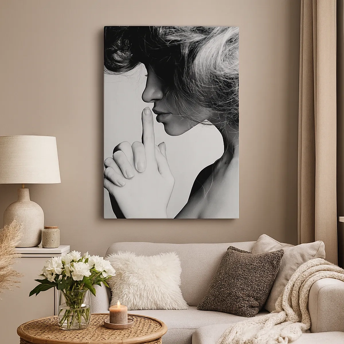 Quadro su tela - Stampe su Tela - Profilo in bianco e nero di una donna che fa un gesto di silenzio - 50x70cm - Ascoltando se stessa - Decorazione murale moderna per soggiorno e camera da letto ARTTOR