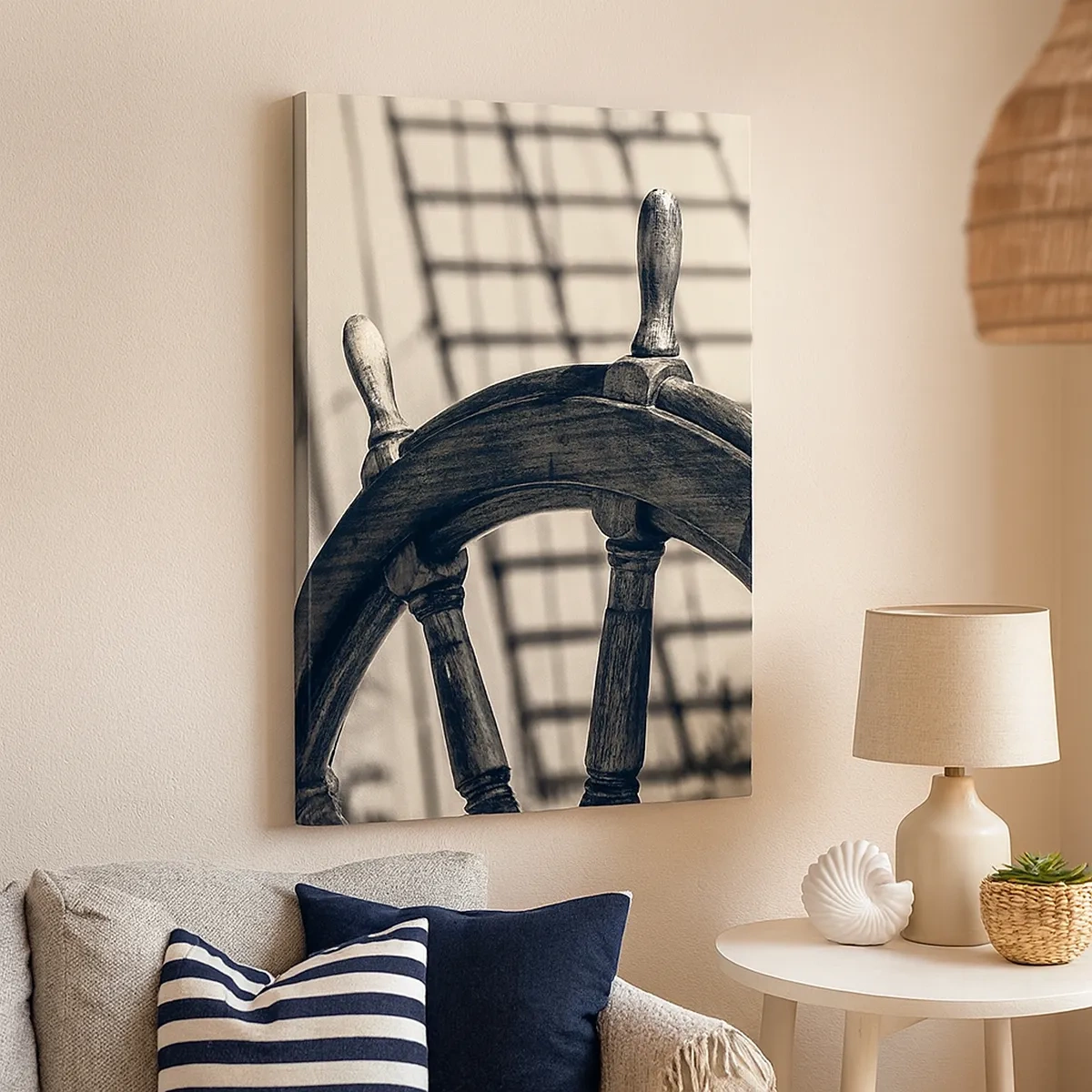 Quadro su tela - Stampe su Tela - Un timone a vela in stile retrò con una nave sullo sfondo - 50x70cm - Racconti del mare - Decorazione murale moderna per soggiorno e camera da letto ARTTOR