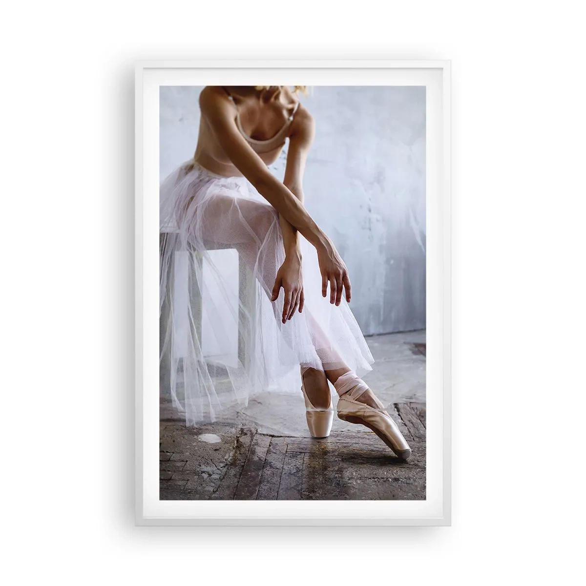 Poster in cornice bianca - Prima che si accendano le luci del palco - 61x91 cm