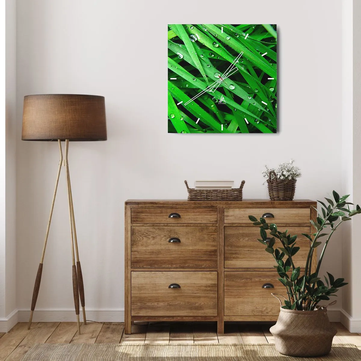 Orologio da parete - Orologio in Vetro - Primo piano di fili d'erba verdi con gocce di rugiada - 30x30cm - Giocando con il verde - Decorazione murale moderna per soggiorno e camera da letto ARTTOR
