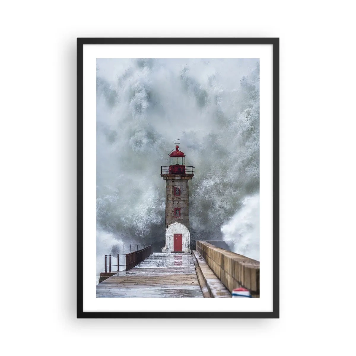 Poster in cornice nera - Un faro circondato da onde potenti durante una tempesta - 50x70cm - Fragore delle acque, rumore di tempesta - Decorazione murale moderna per soggiorno e camera da letto ARTTOR