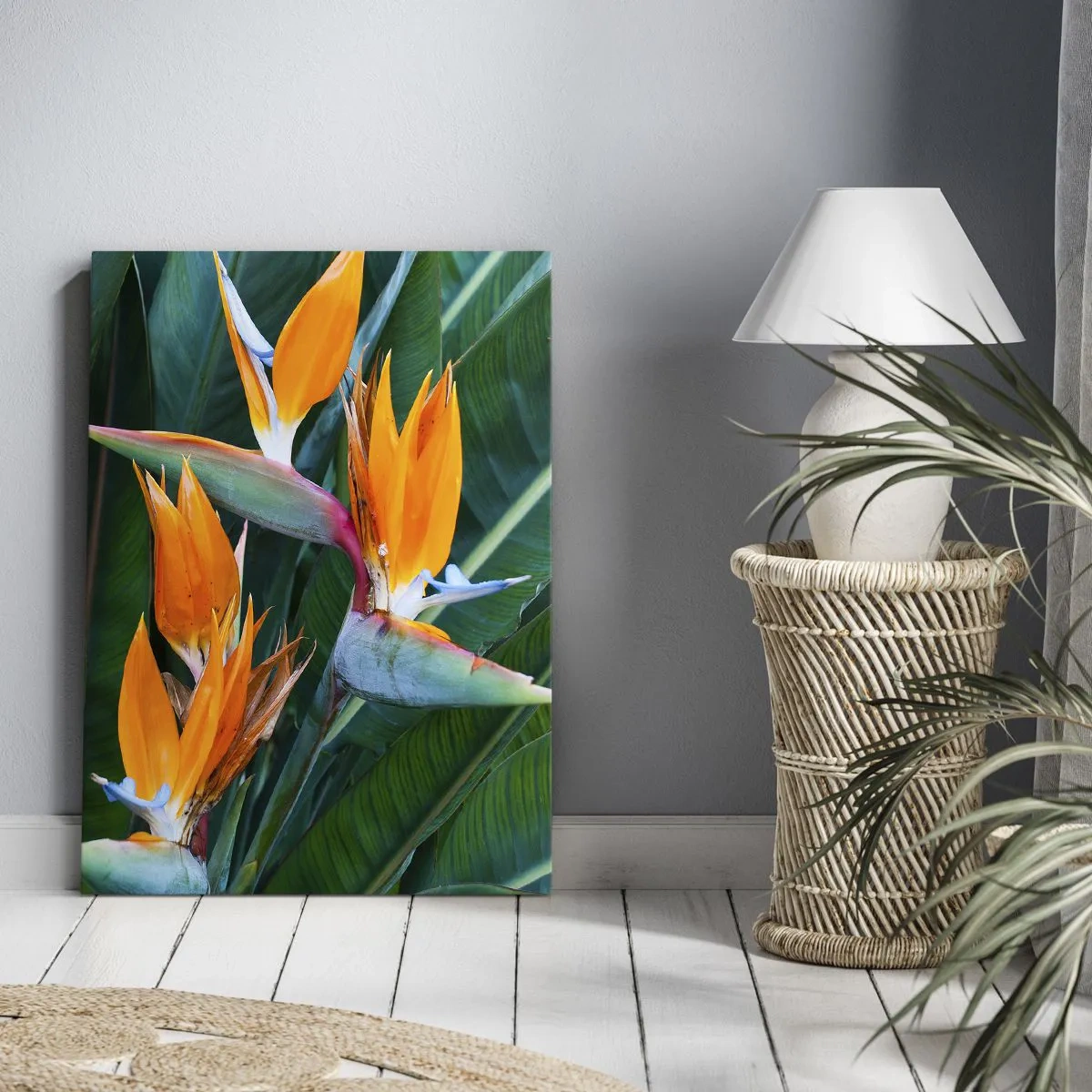 Quadro su tela - Stampe su Tela - Fiori esotici di strelitzia circondati da foglie verdi - 50x70cm - È un fiore o un uccello? - Decorazione murale moderna per soggiorno e camera da letto ARTTOR