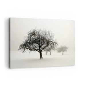 Quadro su tela - Stampe su Tela - Alberi in un campo innevato circondato dalla nebbia - 100x70cm - Sogno invernale - Decorazione murale moderna per soggiorno e camera da letto ARTTOR