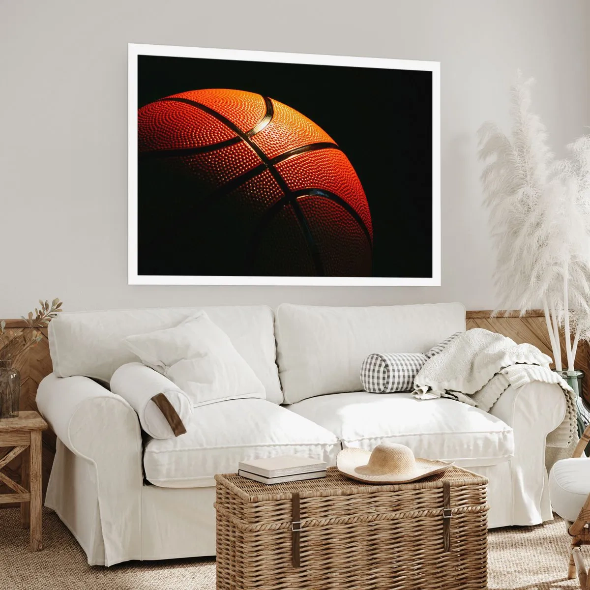 Poster - Primo piano di un pallone da basket su sfondo nero - 100x70cm - Bella come un pianeta - Decorazione murale moderna per soggiorno e camera da letto ARTTOR