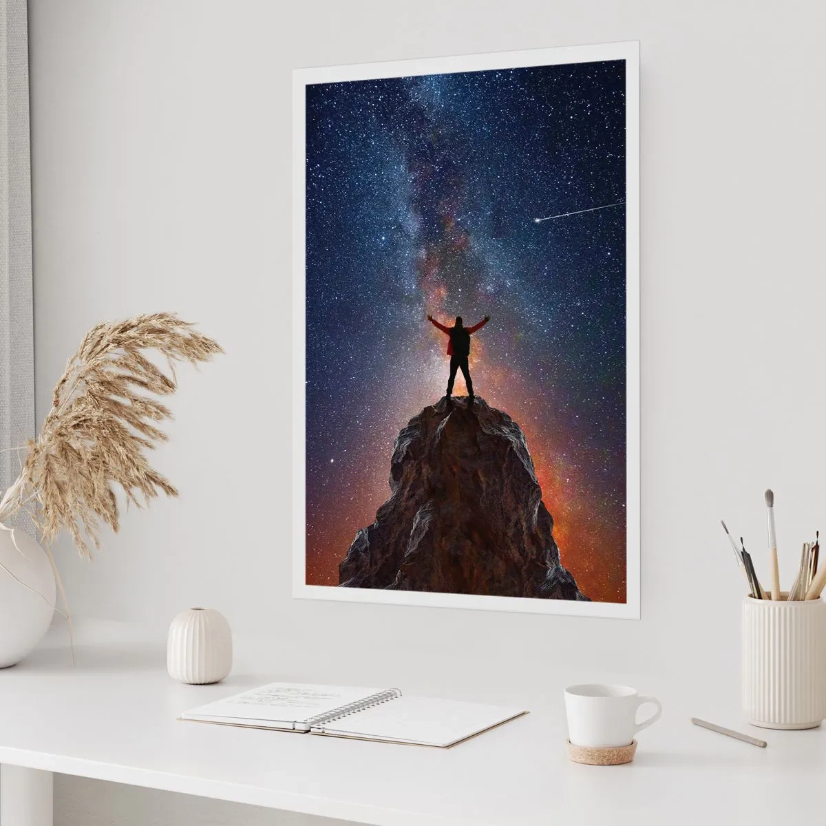 Poster - Silhouette in cima a una roccia con un cielo stellato sullo sfondo - 50x70cm - La forza è con me! - Decorazione murale moderna per soggiorno e camera da letto ARTTOR