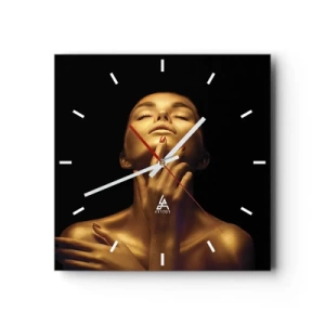 Orologio da parete - Orologio in Vetro - Ritratto di una donna in un bagliore dorato su sfondo nero - 30x30cm - Come seta d'oro - Decorazione murale moderna per soggiorno e camera da letto ARTTOR