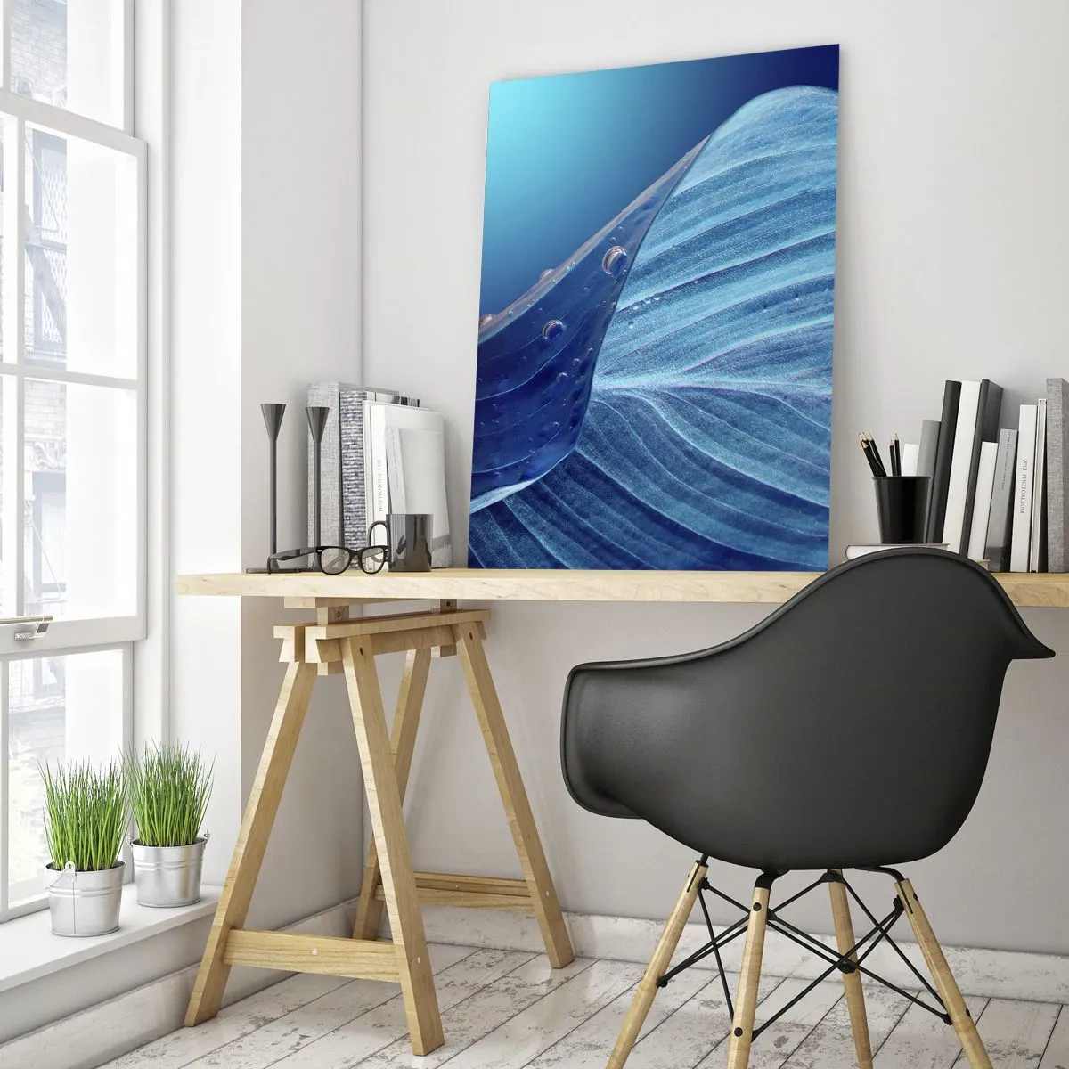 Quadro su vetro - Una foglia nei toni del blu con gocce d'acqua su uno sfondo sfumato. - 50x70cm - Gocce di blu nascoste - Decorazione murale moderna per soggiorno e camera da letto ARTTOR