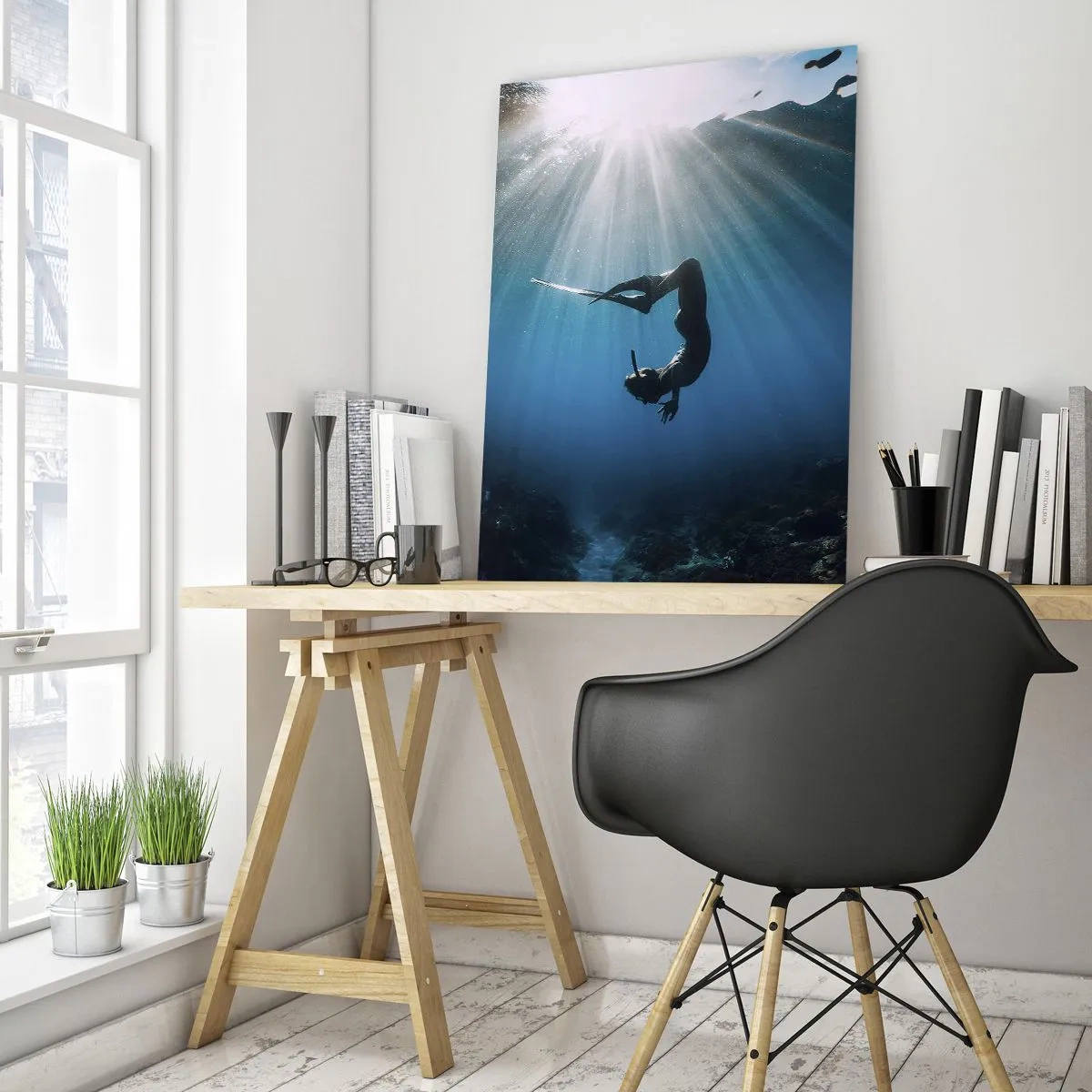Quadro su vetro - Un subacqueo che si muove sott'acqua sotto i raggi di luce - 50x70cm - Danza subacquea - Decorazione murale moderna per soggiorno e camera da letto ARTTOR