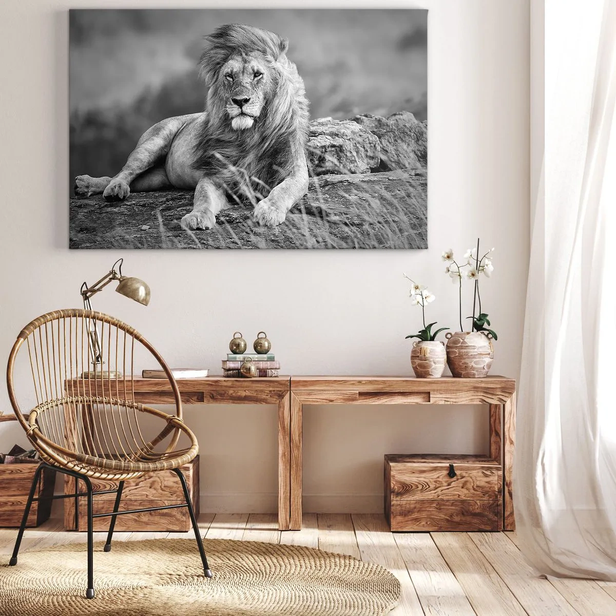 Quadro su tela - Stampe su Tela - Leone appoggiato su una roccia in stile monocromatico - 120x80cm - La siesta del re - Decorazione murale moderna per soggiorno e camera da letto ARTTOR