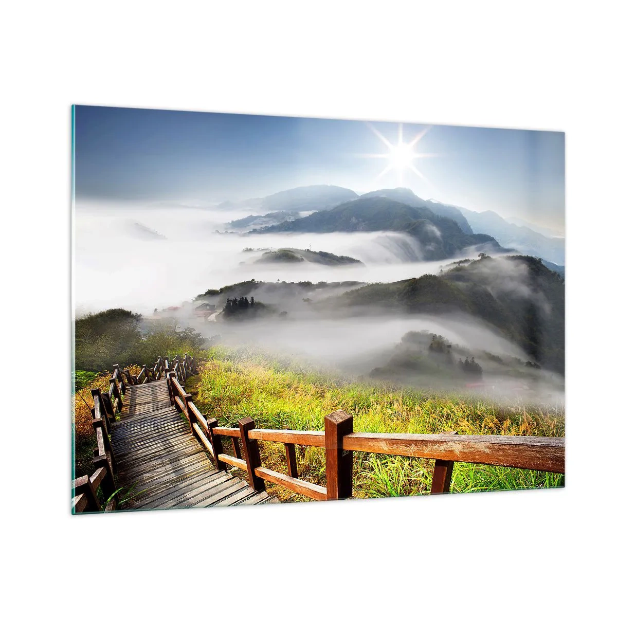Quadro su vetro - Paesaggio montano con nebbia e sentiero in legno all'alba - 100x70cm - Avvolti di luce e nebbia - Decorazione murale moderna per soggiorno e camera da letto ARTTOR
