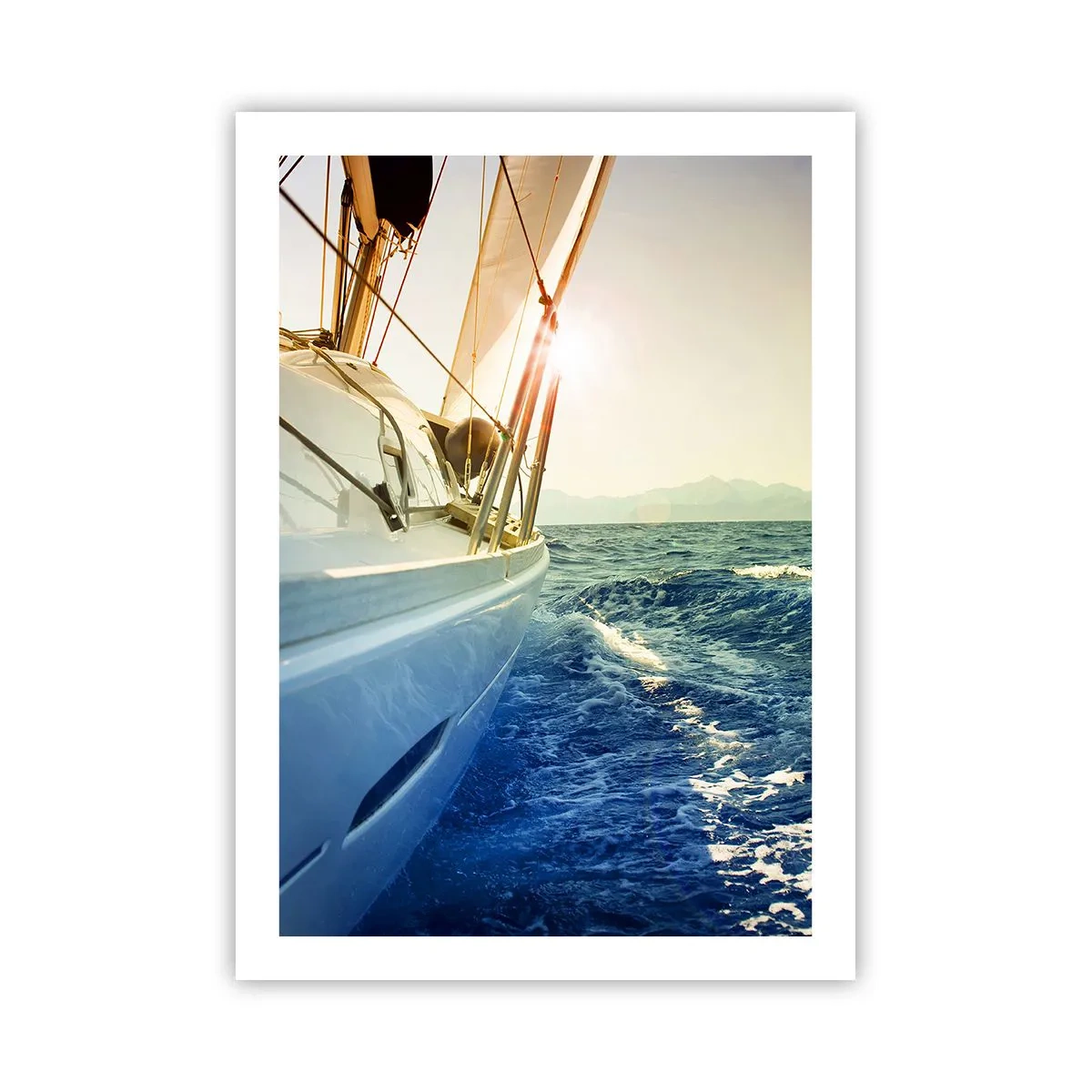 Poster - Uno yacht che naviga in un mare calmo alla calda luce del sole - 50x70cm - Verso l'avventura - Decorazione murale moderna per soggiorno e camera da letto ARTTOR
