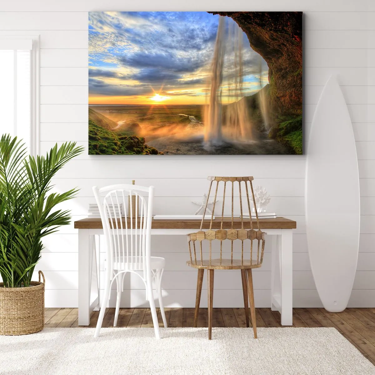 Quadro su tela - Stampe su Tela - Una cascata illuminata dalla luce del sole sullo sfondo di un paesaggio - 70x50cm - Il mondo dietro una tenda di gocce - Decorazione murale moderna per soggiorno e camera da letto ARTTOR