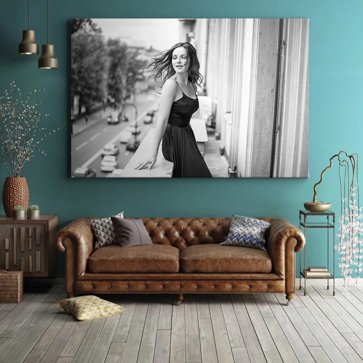 Quadro su tela - Stampe su Tela - Foto in bianco e nero di una donna su un balcone - 120x80cm - Sicuramente parigina - Decorazione murale moderna per soggiorno e camera da letto ARTTOR