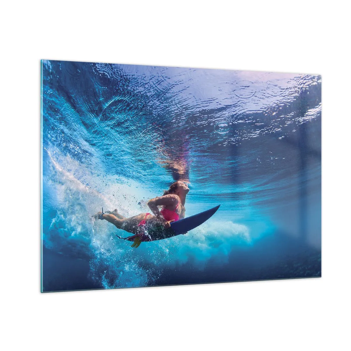Quadro su vetro - Una scena subacquea con un surfista in azione dinamica - 100x70cm - La profondità della gioia - Decorazione murale moderna per soggiorno e camera da letto ARTTOR