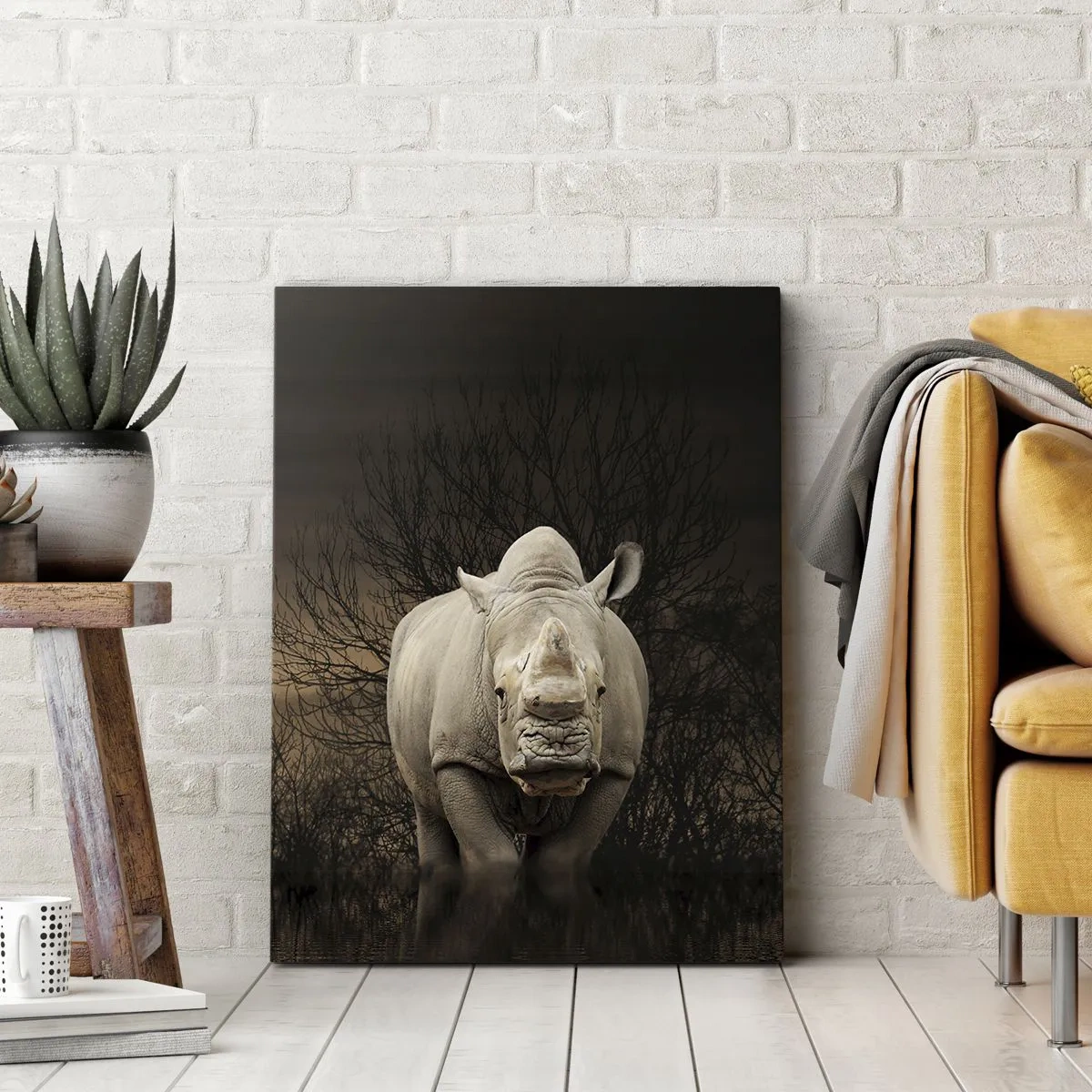 Quadro su tela - Stampe su Tela - Rinoceronte tra gli alberi al tramonto, natura selvaggia. - 70x100cm - Bianco contro la natura - Decorazione murale moderna per soggiorno e camera da letto ARTTOR