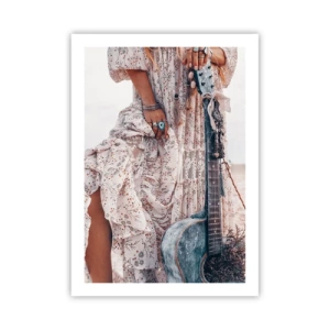 Poster - Un frammento di un vestito con ornamenti e una chitarra in stile boho - 50x70cm - Figli dei fiori in cammino - Decorazione murale moderna per soggiorno e camera da letto ARTTOR