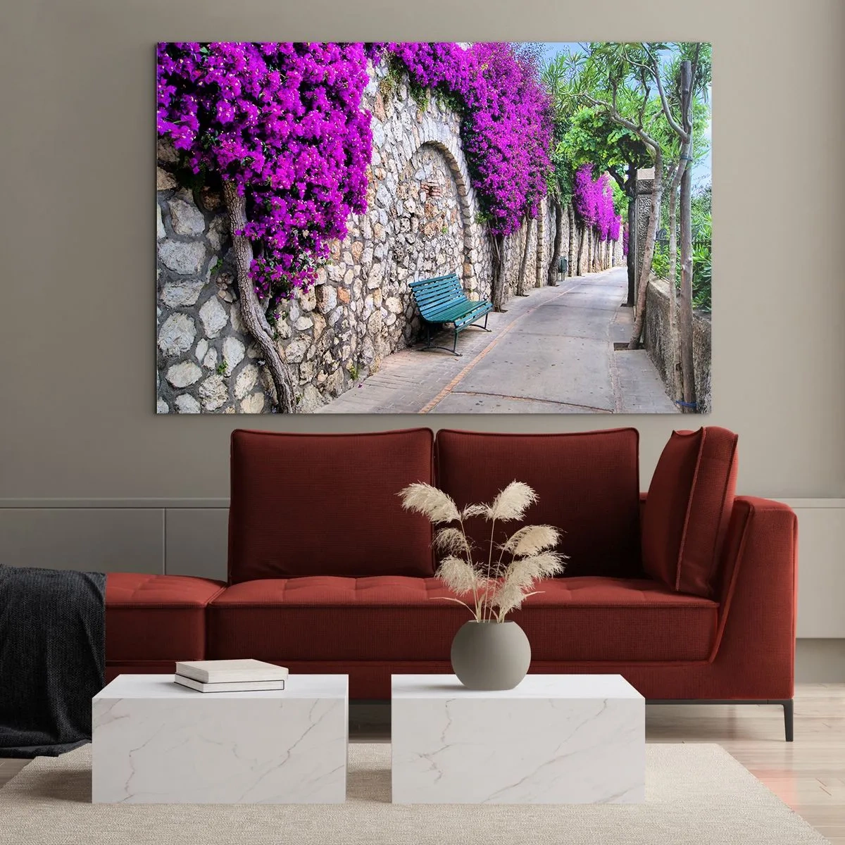 Quadro su vetro - Un muro di pietra con fiori viola e una panchina lungo il sentiero - 120x80cm - Incontriamoci al più presto - Decorazione murale moderna per soggiorno e camera da letto ARTTOR