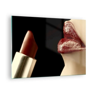 Quadro su vetro - Labbra sensuali con rossetto cremisi su sfondo scuro - 70x50cm - Sensualità e splendore del carminio - Decorazione murale moderna per soggiorno e camera da letto ARTTOR