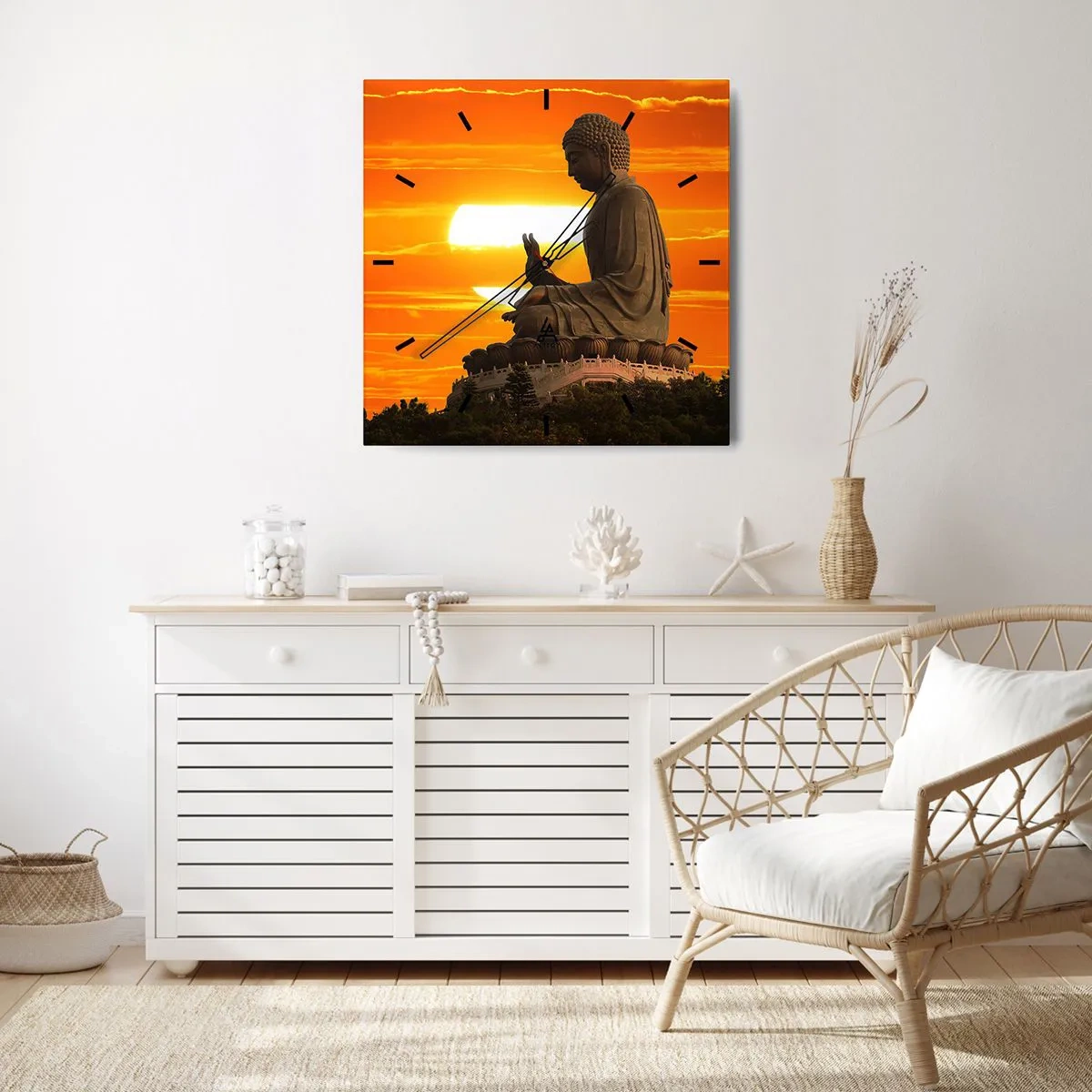 Orologio da parete - Orologio in Vetro - Una statua buddista sullo sfondo di un tramonto arancione - 30x30cm - Senza paura davanti al mondo - Decorazione murale moderna per soggiorno e camera da letto ARTTOR