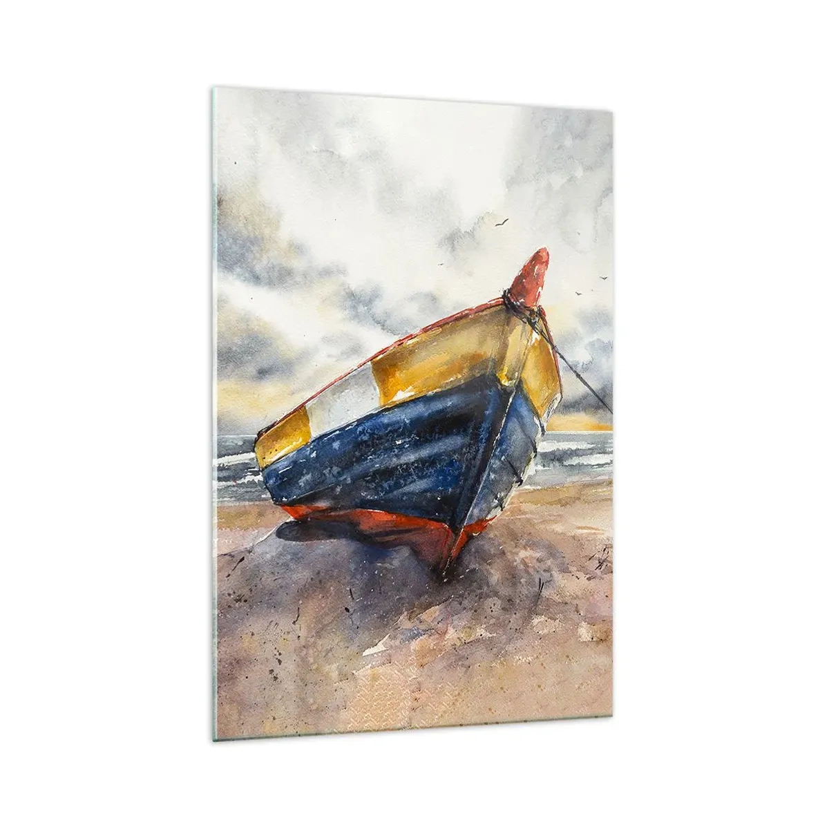 Quadro su vetro - Una pittoresca barca sulla spiaggia sotto un cielo nuvoloso - 70x100cm - Riposo sulla riva - Decorazione murale moderna per soggiorno e camera da letto ARTTOR